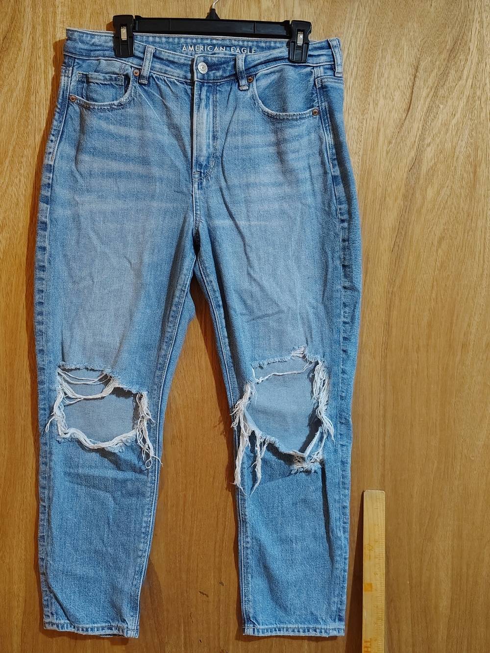American Eagle Outfitters Light Blue Ripped Mom Jeans 10 Short